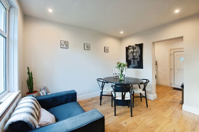 2, Coombe Cottages, Deans Lane, Redhill photo 4