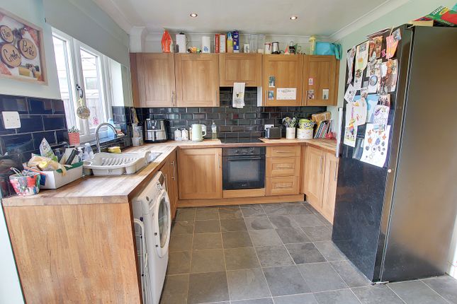 2, Anglers Close, March photo 2