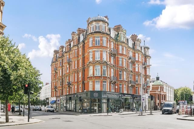 Pembridge Villas, London photo 4