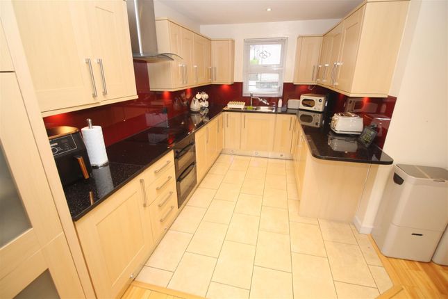 142, Dunlop Street, Greenock photo 3