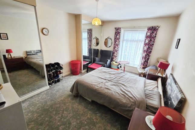 45, Gladstone Street, Crook photo 4