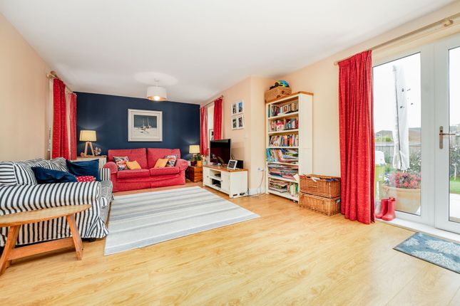 14 Tynan Close, Royston photo 2