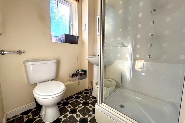 2E,, Banyard Close, Gloucestershire photo 4