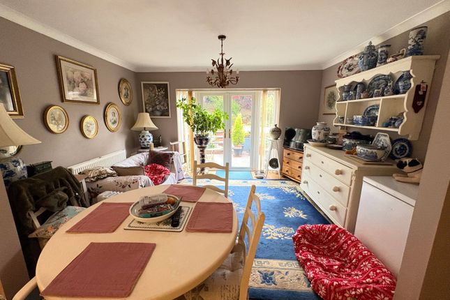 8, Parc Newydd, Llanelli photo 5