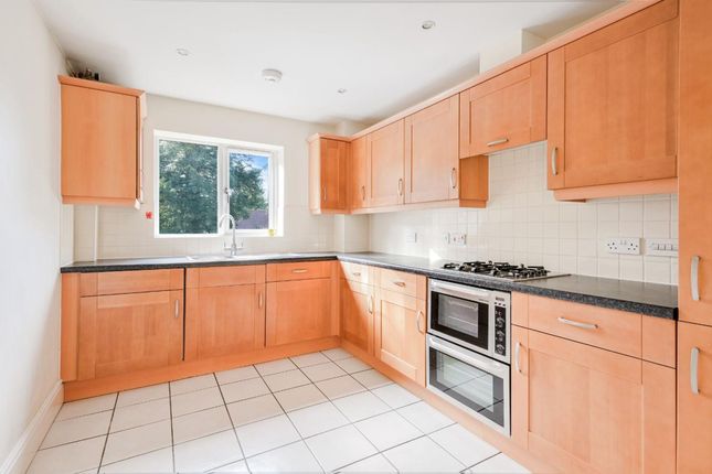 Flat 5, Newlands, Tadworth photo 4