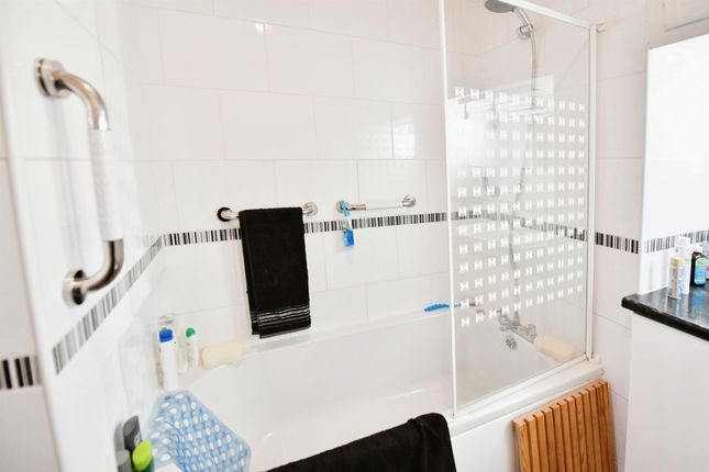 Flat for sale in East Road, Irvine