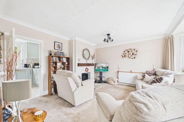 25 Ash Grove, High Peak photo 2