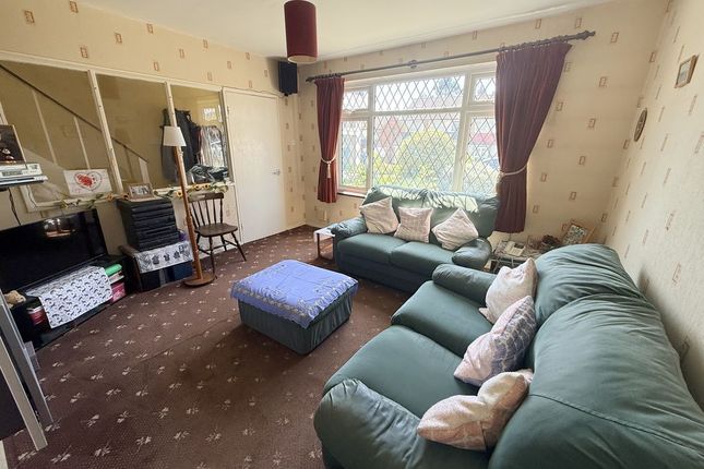 23, Tiverton Road, Potters Bar photo 4