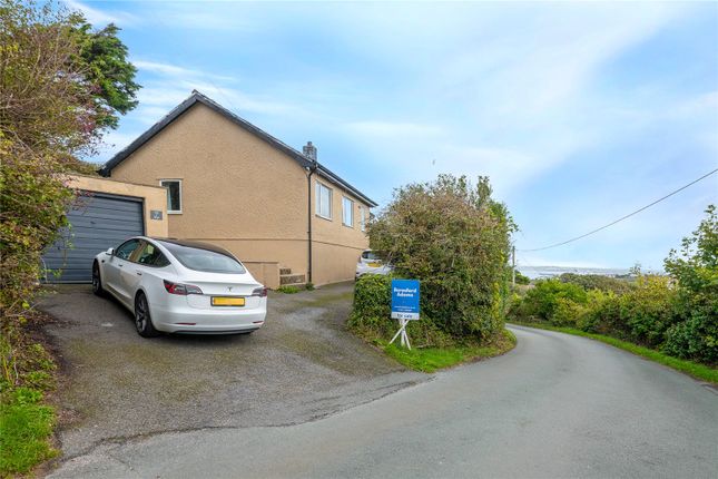 3-bed bungalow on Ael Y Bryn,, Mountain, Isle of Anglesey, £340,000