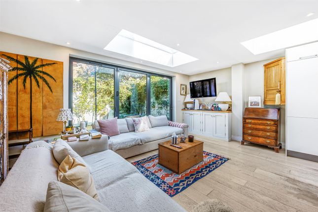 19, Birkbeck Avenue, London photo 3
