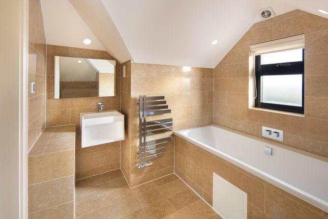 2nd Floor Bathroom