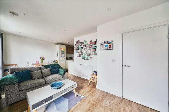 Flat 602, Metcalfe Court, 1, Anderson Square, London photo 3