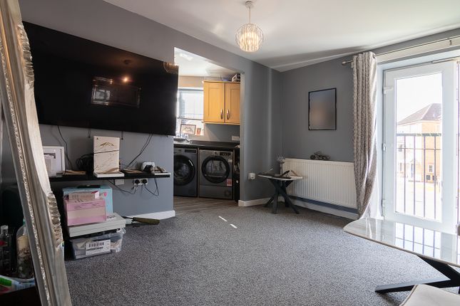 16 , Stackyard Close, Braunstone photo 3