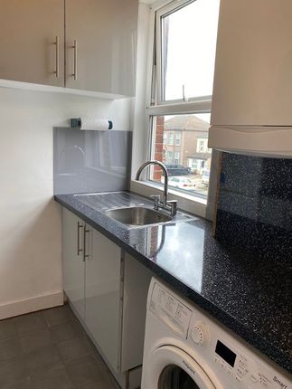 Flat 5, 55, Eastwood Road, Ilford photo 4