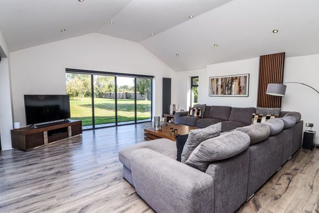 The Willows, Lower Strode Road, Clevedon photo 4