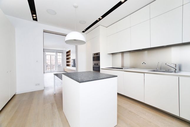 Oakwood Court, London photo 4