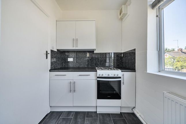 40, Lechmere Avenue, Woodford Green photo 2