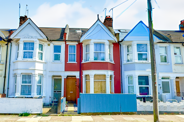 Thumbnail Flat for sale in Fortune Gate Road, London