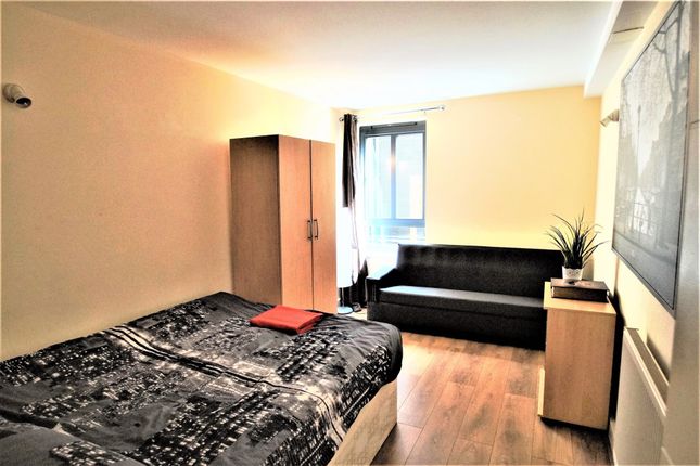 Flat 1, 2a Victorian Grove, London photo 5