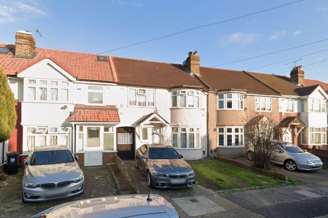 Terraced house to rent in Ash Grove, Hounslow