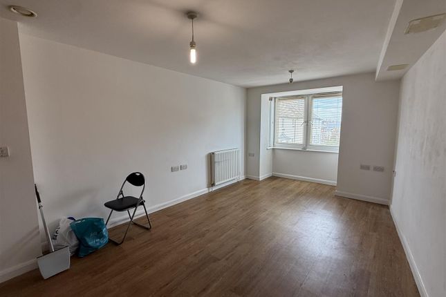 Flat 11, The Regent Building, Terminus Road, Littlehampton photo 5