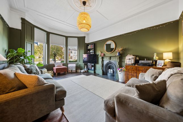 42 Kings Park Avenue, Glasgow photo 2