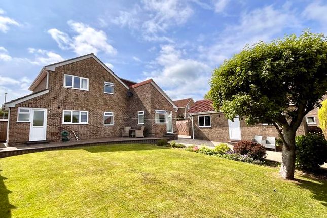 1, Cedar Close, Chard photo 3