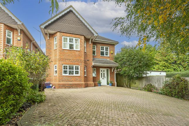 Thumbnail Detached house for sale in Common Lane, Harpenden
