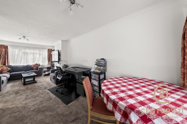 39, Regent Avenue, UXBRIDGE photo 4