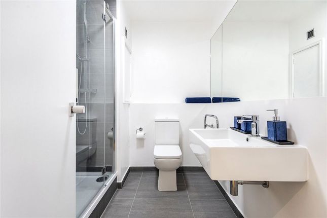 Flat 97 Sherborne Court, 180-186, Cromwell Road, London photo 4