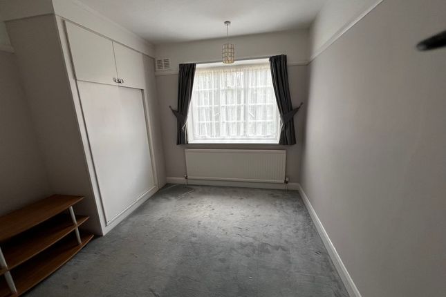 17, Capel Gardens, Pinner photo 5