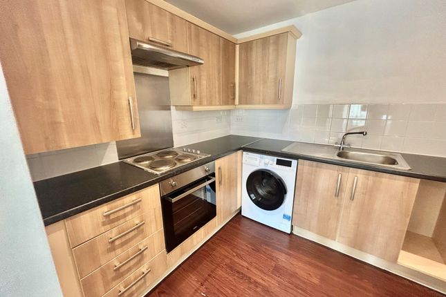 Flat 1, 82, Hallam Fields Road, ILKESTON photo 4