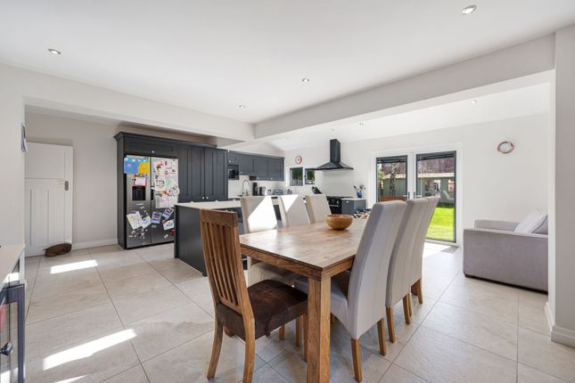 31 Woodbourne Road, Sale photo 3