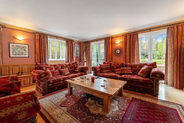The White House, Bakeham Lane, Egham photo 3