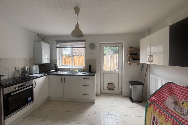 22, Emerton Gardens, Milton Keynes photo 2
