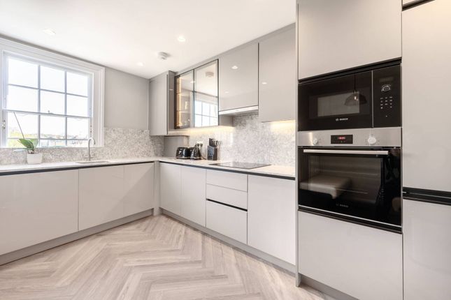Thumbnail Flat to rent in Royal Crescent, Notting Hill, London