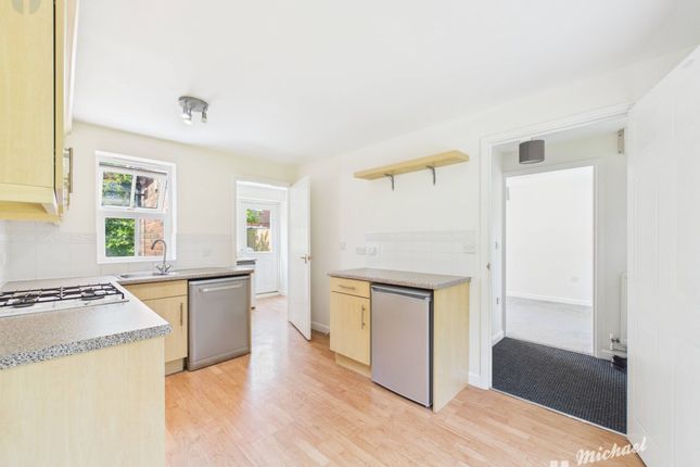 8 Wixon Path, Aylesbury photo 4