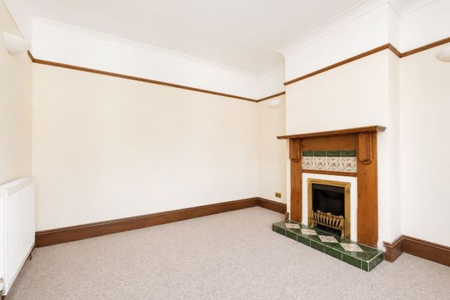 34, Lavinia Road, Hants photo 2