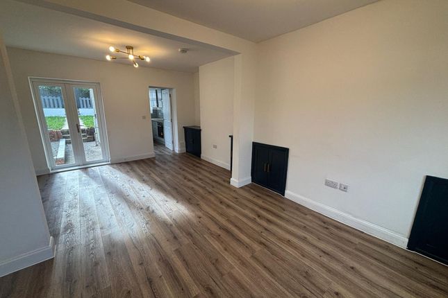 39 Chamberlain Road, Neath photo 3