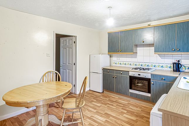 7, Heritage Drive, Chesterfield photo 2