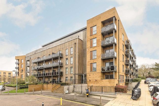Thumbnail Flat for sale in St. Georges Grove, London