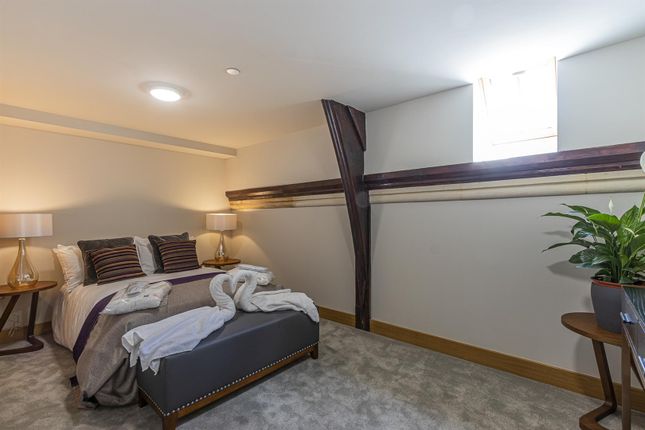 Flat for sale in St James Church, City Centre, Cardiff