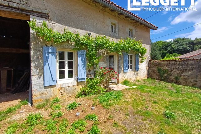 Thumbnail Villa for sale in Montjean, Charente, Nouvelle-Aquitaine
