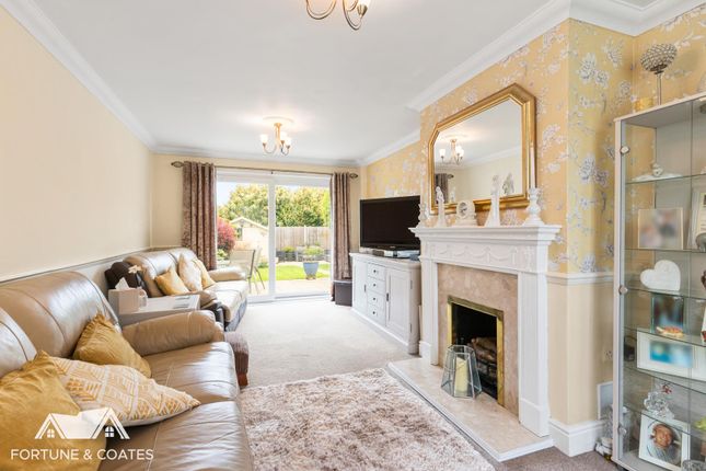 121, Waterhouse Moor, Harlow photo 2