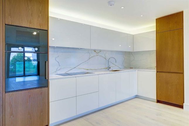 C14, Lighterman Towers, 1, Harbour Avenue, London photo 4
