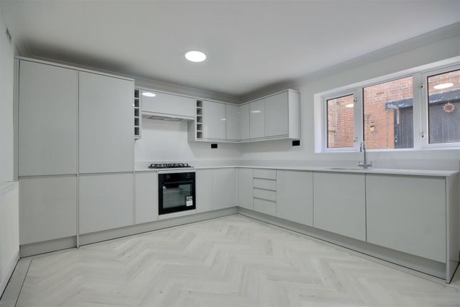 3 Dagmar Mews, Auckland Road East, Southsea photo 2
