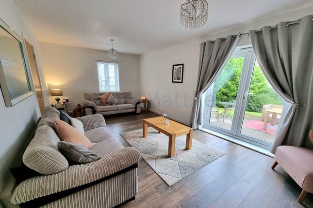 28 Ffordd Y Draen, Bridgend photo 3