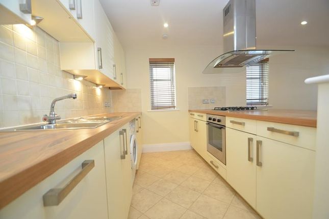 Viewpoint Court, Pinner photo 4