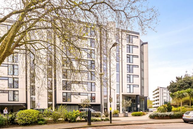 Flat to rent in Colonial Drive, Bollo Lane, London