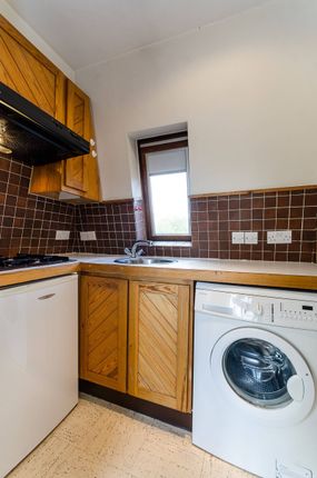 Thumbnail Flat to rent in Courtfield Road, South Kensington, London
